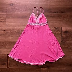victoria’s secret bubblegum pink lace slip-on nightgown